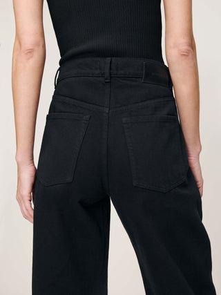 RELAXED BARREL JEANS