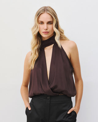 HALTERNECK TOP