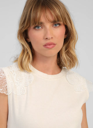 SLEEVELESS TOP