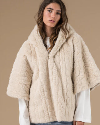 FUR CAPE