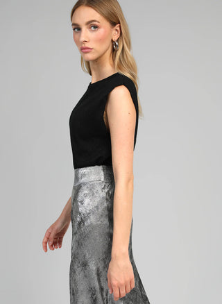 SLEEVELESS TOP