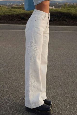 STRAIGHT LEG JEANS