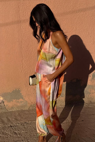 SLEEVELESS TOP