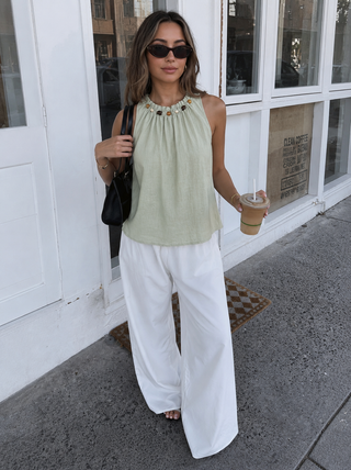 SLEEVELESS TOP